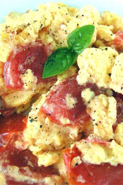 Brouillé aux tomates fraîches et au parmesan