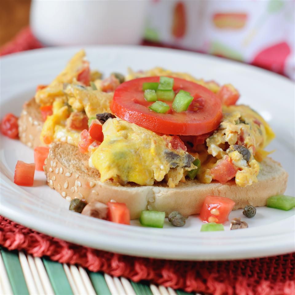 Œufs créoles sur toast